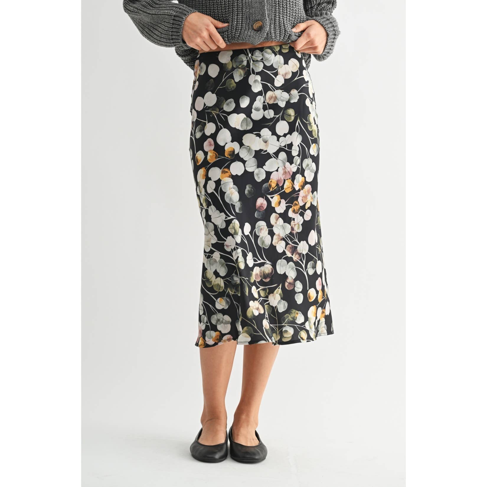 お値下げ！★新品★Lu. I-Line Skirt / Black Flower お値下げ！☆新品☆Lu. I-Line Skirt / Black Flower お値下げ！☆新品
